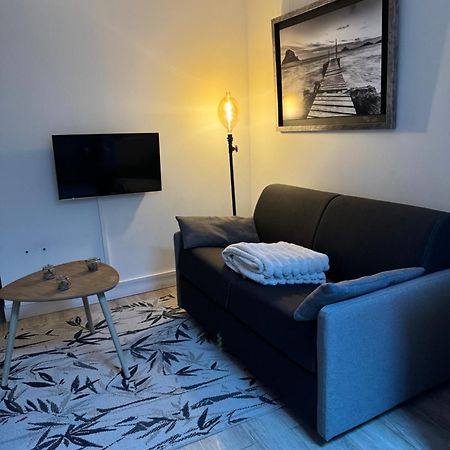 Appartement Cosy Face A La Basilique Saint Remi Reims Exteriör bild
